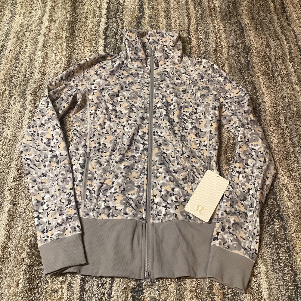 Lululemon Nice Asana Jacket Not So Petite Fleur Silver Spoon Size 8